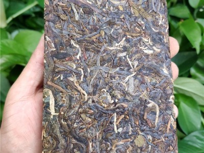 厂价批发250g冰岛黄金叶茶砖云南临沧普洱茶生茶大树茶砖茶口粮茶图3