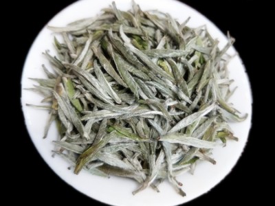 2021年白茶春茶米粒芽大毫白茶头采单芽日晒批发广西三江茶叶图2